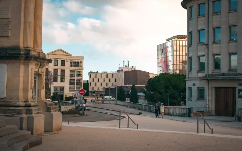 Relier l'esplanade Charles de Gaulle à Antigone